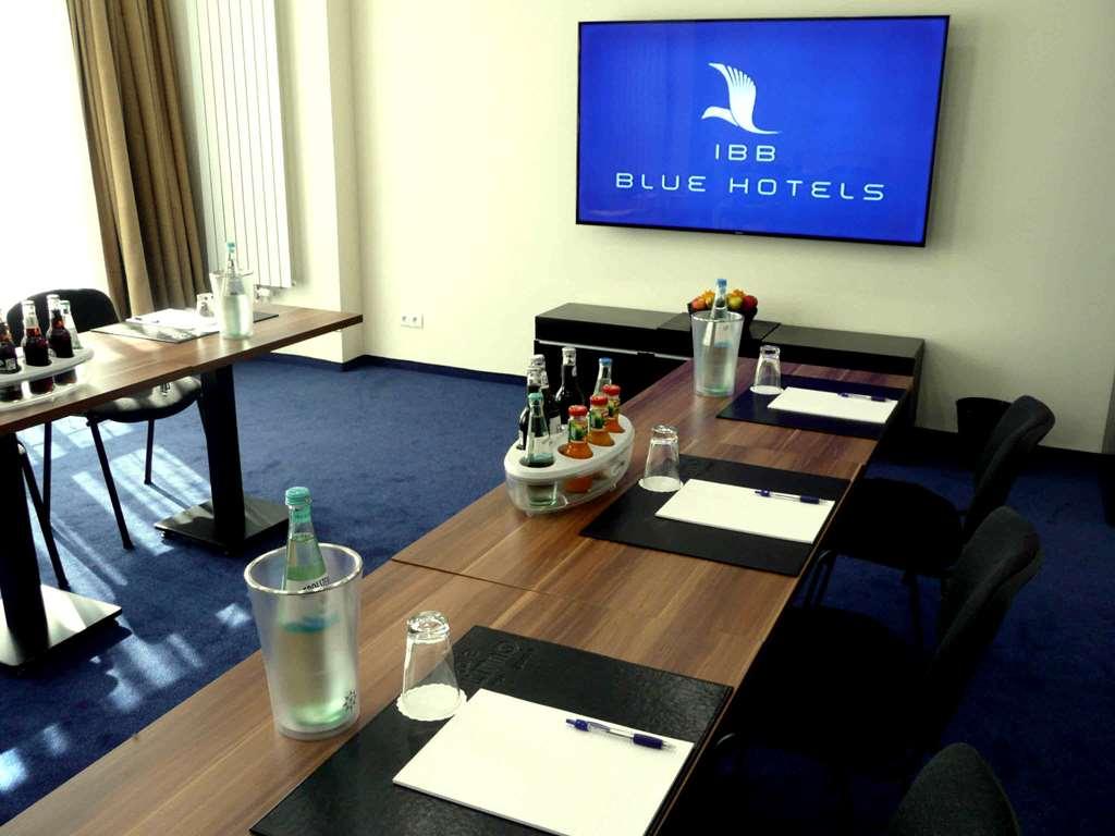 B&B Hotel Berlin-Adlershof Restoran fotoğraf