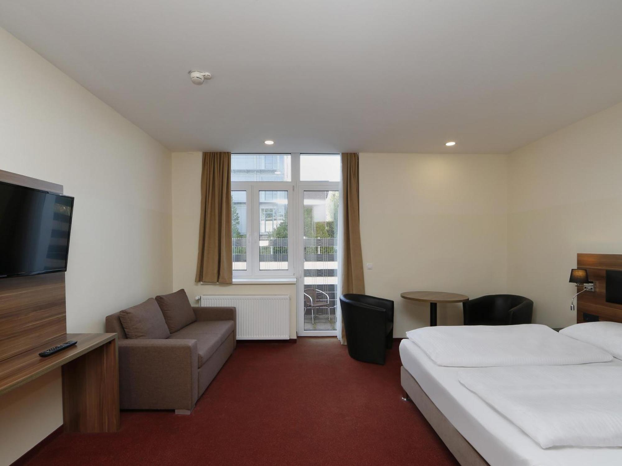 B&B Hotel Berlin-Adlershof Dış mekan fotoğraf