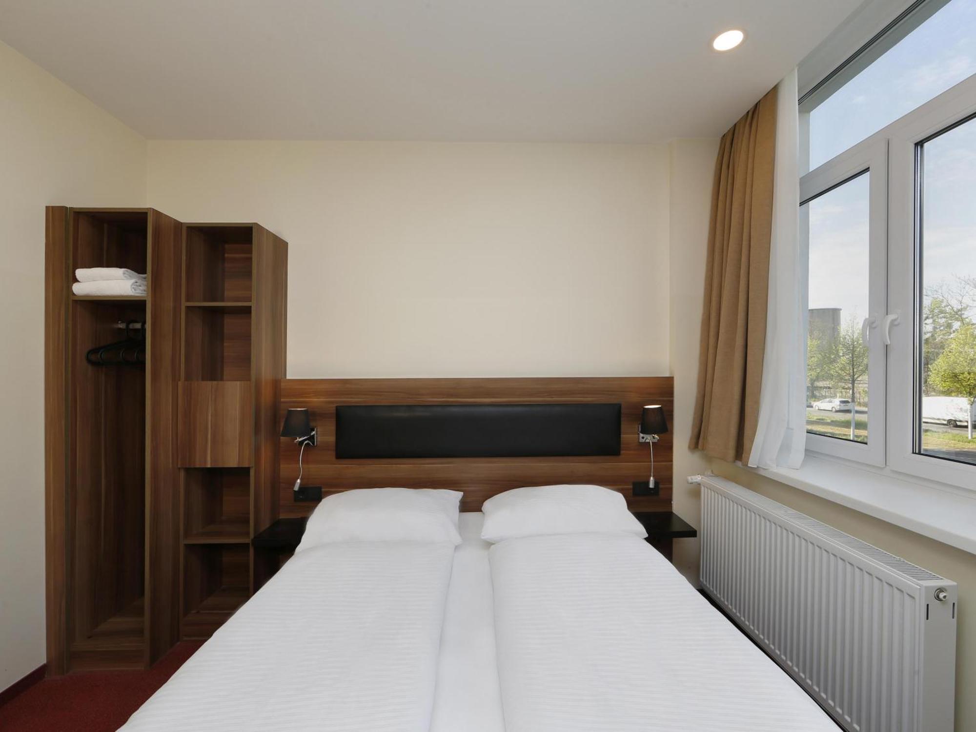 B&B Hotel Berlin-Adlershof Dış mekan fotoğraf
