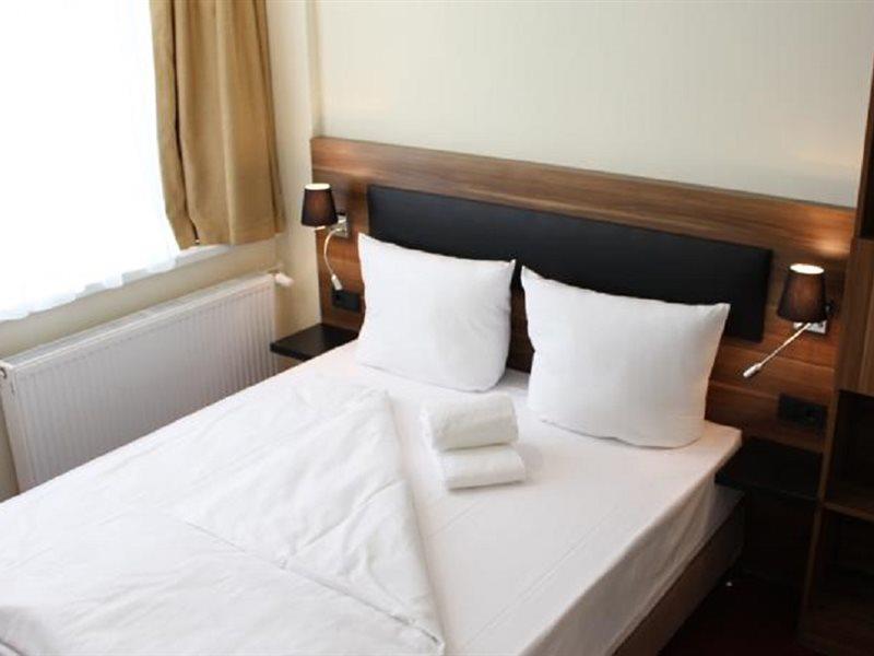 B&B Hotel Berlin-Adlershof Dış mekan fotoğraf